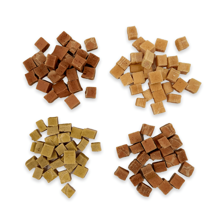 Halloween Snack-Bundle für Hunde, 12 Artikel in verschiedenen Sorten + 1 Naturkauartikel gratis